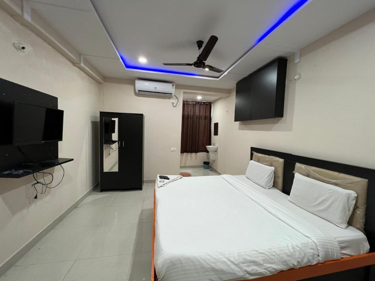 5 Star Grand Hotel เชมชาบัด ภายนอก รูปภาพ