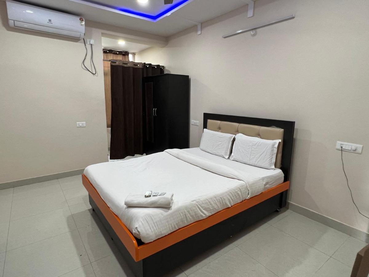 5 Star Grand Hotel เชมชาบัด ภายนอก รูปภาพ