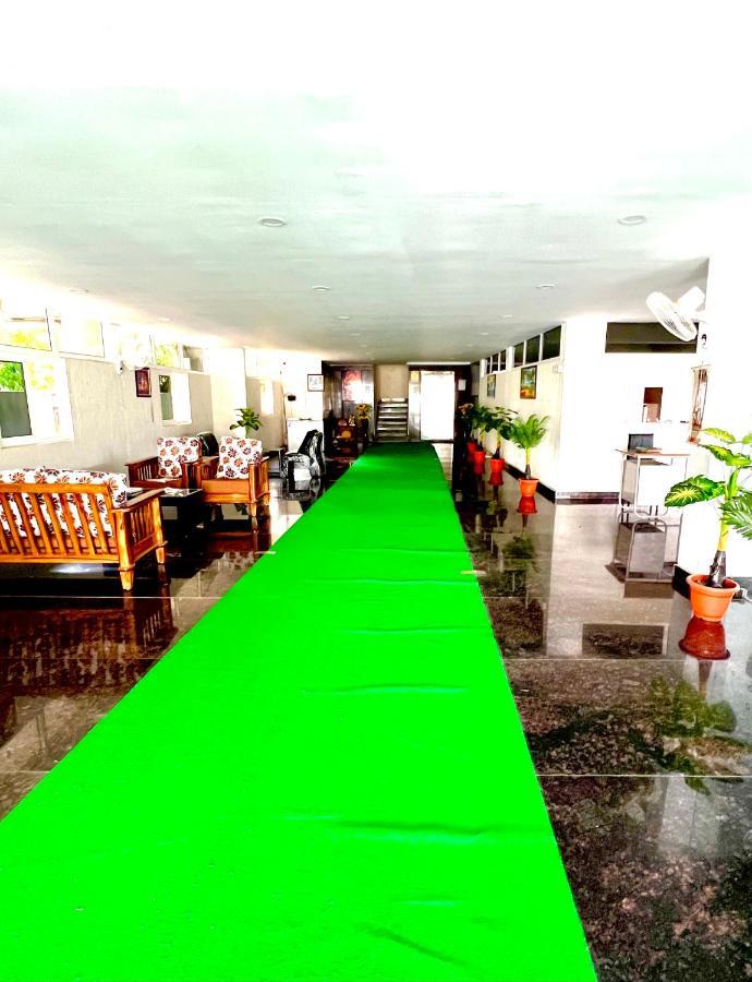 5 Star Grand Hotel เชมชาบัด ภายนอก รูปภาพ