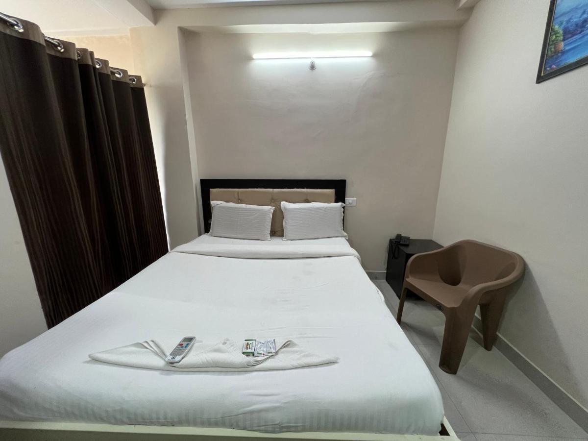 5 Star Grand Hotel เชมชาบัด ภายนอก รูปภาพ